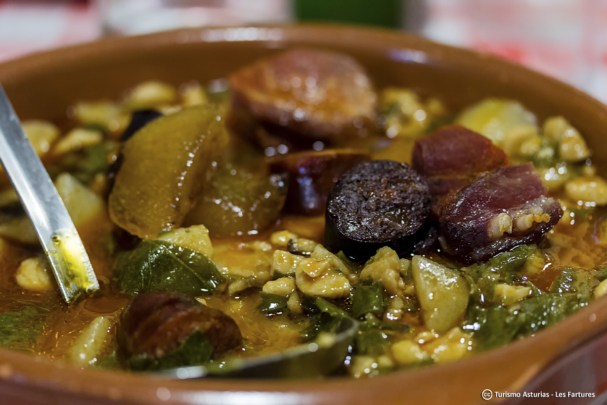 TurismoAsturias's tweet photo. ¿Con cuál de estos platos te quedarías hoy? 
1. Fabada
2. Pote de berzas
3. Pote de castañas
4. Pote de nabos

𝐀𝐬𝐭𝐮𝐫𝐢𝐚𝐬, 𝐂𝐨𝐜𝐢𝐧𝐚 𝐝𝐞 𝐏𝐚𝐢𝐬𝐚𝐣𝐞 https://t.co/3bS17qjjxW