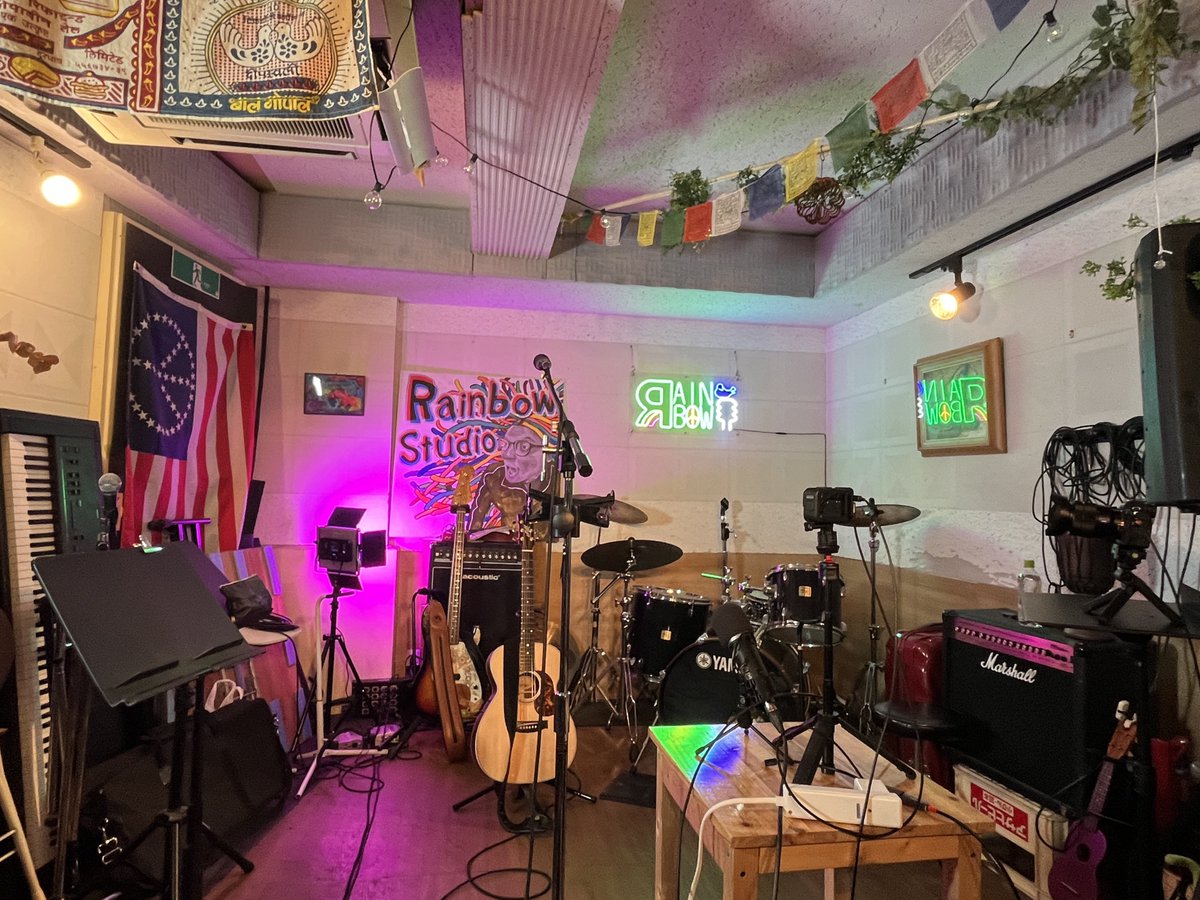 mimi_sky_'s tweet photo. 20250202
期待値余裕超え神セトリ🥰
新曲は断捨離別角度ver.
斬りっぷり大好き
120%回復とは行かぬ物の
アダチさんならではの
変幻自在な声と音色が炸裂😭✨
命あることに感謝しつつ
数多の人生の傍に
アダチさんの音楽が
脈々と存在する事の凄さを
改めて感じたよ👏
#RainbowStudio
#アダチケンゴ https://t.co/3iNtrqwW1I