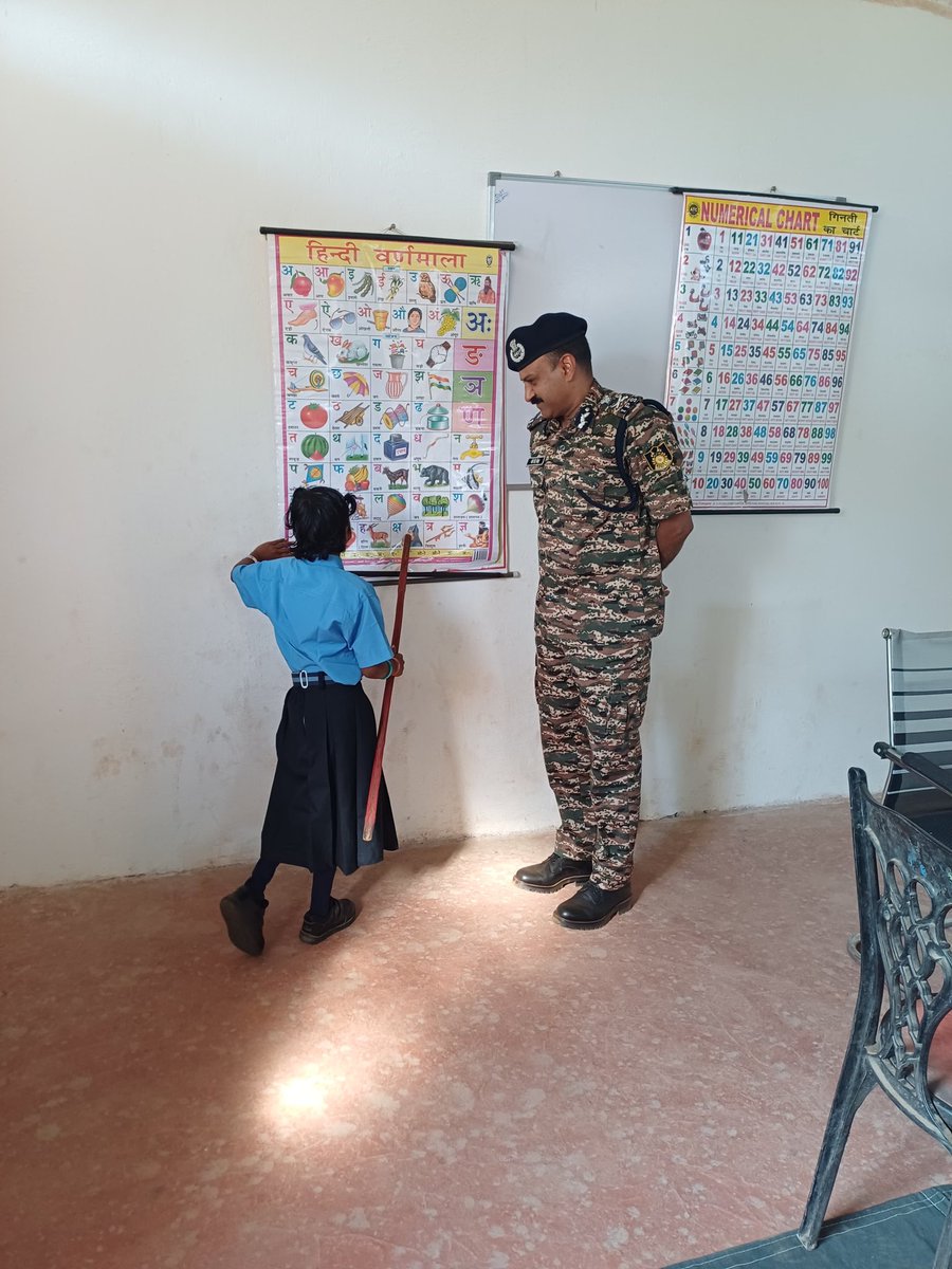 crpfindia's tweet photo. Inspiring Young Minds!

DG #CRPF @gpsinghips planted a sapling at FOB Tekalguriam, symbolizing growth and commitment. He visited a local school, encouraging students to study hard and serve the nation. He also distributed uniforms, notebooks, and essentials, fostering hope for a brighter future.

#NationFirst