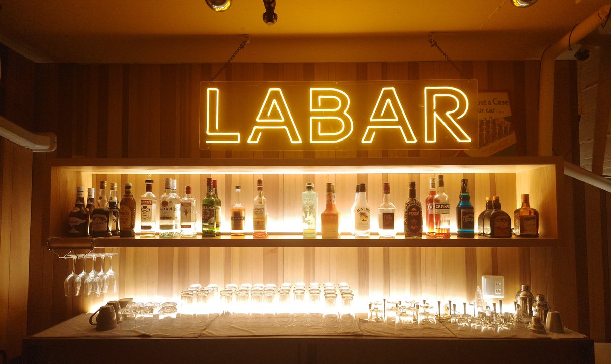 one_eighth140's tweet image. はじめてくるとこは緊張する
借りてきた猫になる🐱

てか店内めちゃ素敵なのに
周りの治安悪すぎてびびる😂

#LABAR