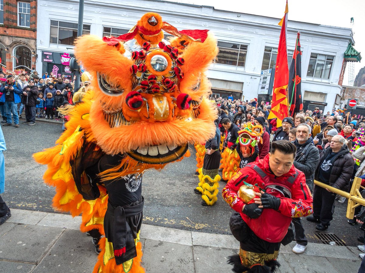 #LNYLiverpool | 🎉 Heading to the city centre to join in the #LunarNewYear celebrations today? Check out our handy #FAQS + don’t forget to dress for the weather! 
🐍🧧 

Here's what on ⬇️ 

Main Celebrations
⏰ 11am - 5pm
📍Chinatown

Crafty Workshops
⏰ 11am - 5pm
📍Anchor