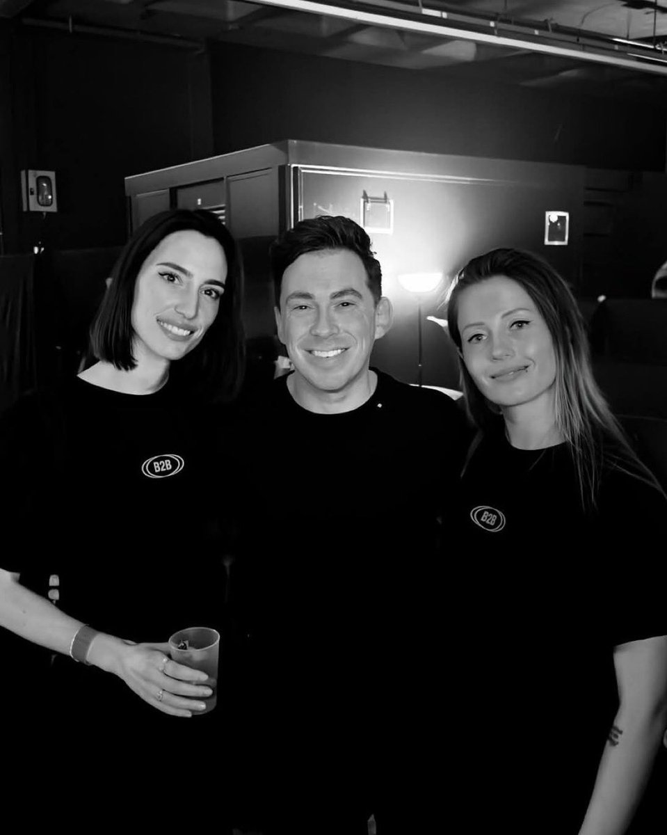 Hoosy16's tweet photo. めちゃくちゃいい並び🤩
#HARDWELL
#CharlottedWitte
#AmelieLens https://t.co/RGbBOk1Xhd