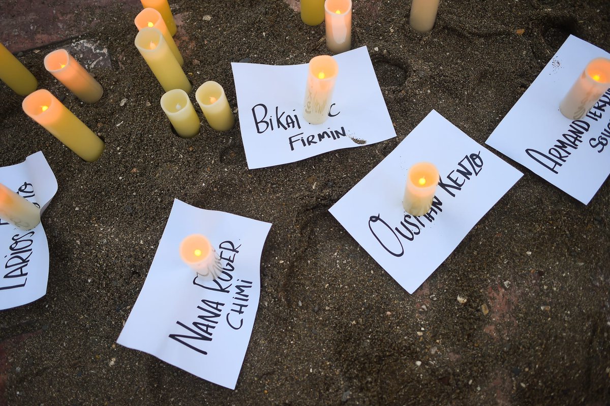 AiAndalucia's tweet photo. 11 años de la tragedia del #Tarajal, 15 personas perdieron la vida. Reclamamos verdad, justicia y reparación para familiares de víctimas y que se reconozca la ilegalidad de las #DevolucionesEnCaliente. Activistas  participaron en la concentración de #Malaga . Fotos  @JesusMerida_ https://t.co/4EZ2vsPMJc
