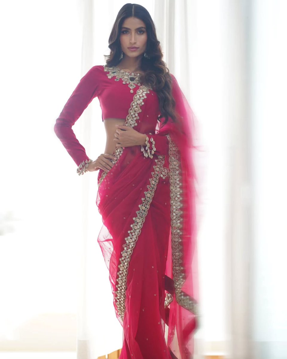 stargallery2020's tweet photo. Nikita Tiwari 😍💥💥💥💥 

#NikitaTiwari #Neikitha https://t.co/RIGQ8IUzFR