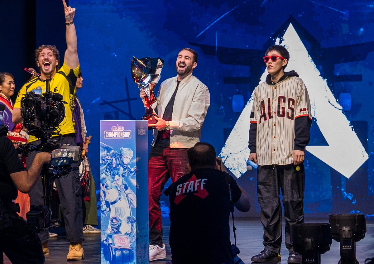 MrGreekGod_'s tweet image. It was absolute HONOR to carry the trophy out in Sapporo 💜💜

Thank you guys for an AMAZING weekend 🙌🏼 

Love you all so much, another successful year for the B Stream 🤝🏻