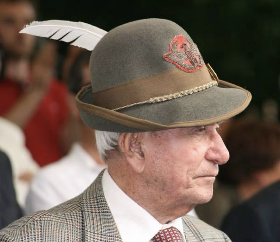 ANPIRomaPosti's tweet photo. Veterano di #Francia e del #Montenegro, dopo l'#8settembre 1943 #LuigiMorena, ufficiale degli #Alpini, partecipò alla #Resistenza con il btg. "Piemonte" combattendo sino alla #Liberazione.Comandante della #Smalp dopo la guerra, è deceduto a 99 anni il #6aprile 2019. https://t.co/wbtA8bqgb5
