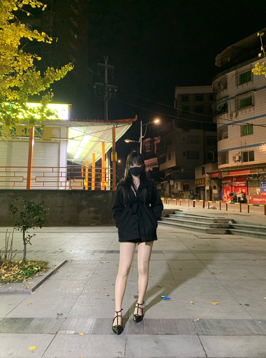 好久没发还记得我这个骚逼母狗吗