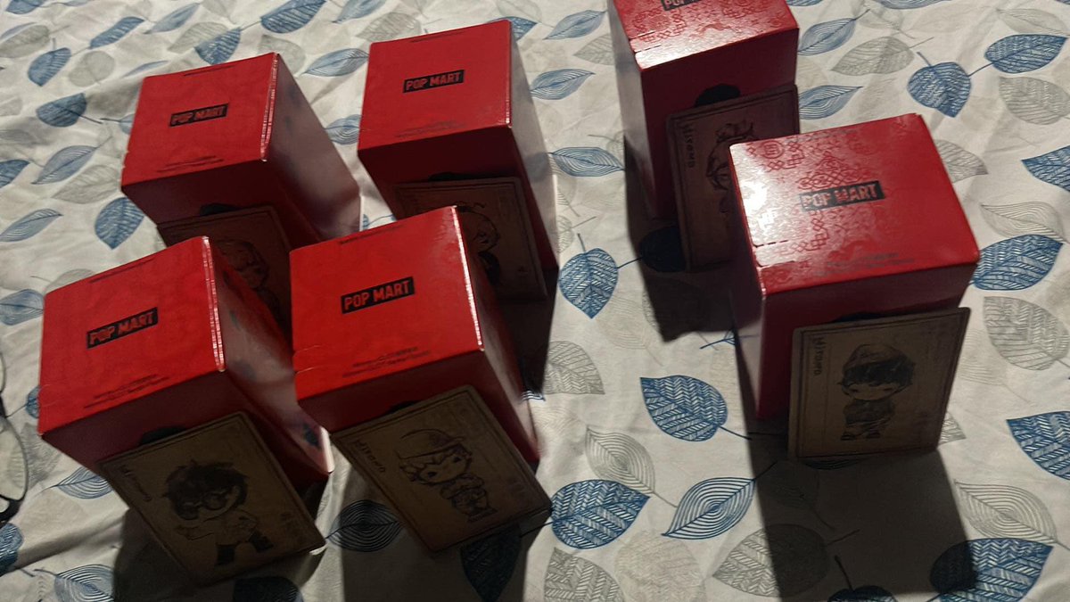 wts lfb ph

confirmed clot set - ₱3,500

- opened underneath (some boxes are more cleaner opened than the others 😖)
- payo / dop
- dm if interested !

tags.
hirono popmart kung fu yin yang terracotta silk royale alienegra chinese hev abi