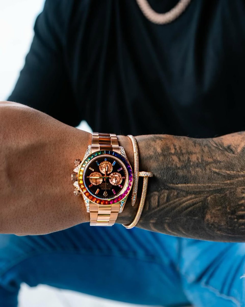 Big results require BIG ambitions 💥

You cant act mediocre and want to achieve the best things in life , ain’t nothing normal around here . From the way you move , talk , eat , sleep . Move with AMBITION and purpose 🗣️

Strive to be incomparable,  looked up to by your kids