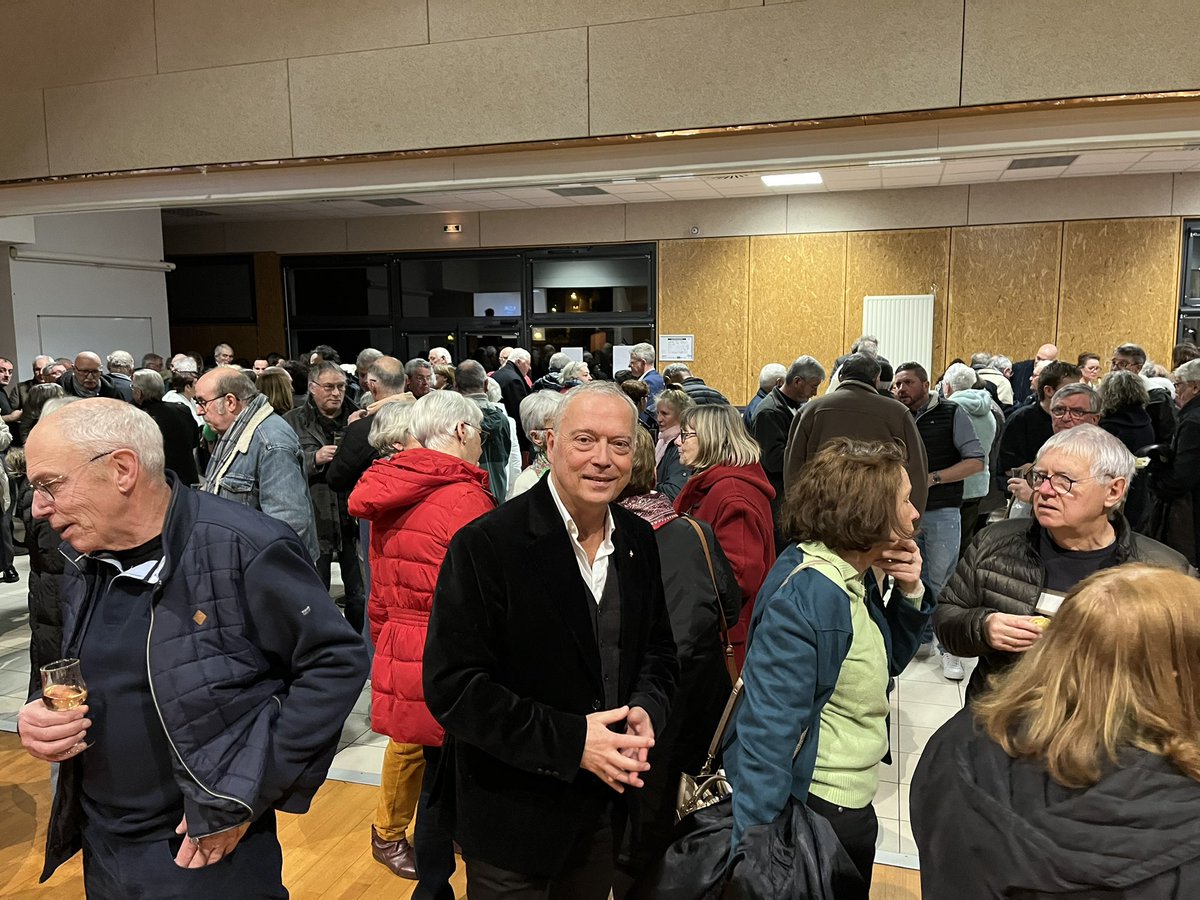 À l’AG de <a href="/l_amf/">AMF | Association des maires de France</a> 22 en présence du <a href="/Prefet22/">Préfet des Côtes-d'Armor</a> . Avec Joël Batard maire de Pordic, Annie Guennou maire d’Hillion et de Richard Haas maire de Langueux . <a href="/d_horizons/">Horizons | Côtes d’Armor (22)</a> <a href="/Horizons_SB22/">Horizons Saint-Brieuc</a> <a href="/HorizonsLeParti/">Horizons</a>