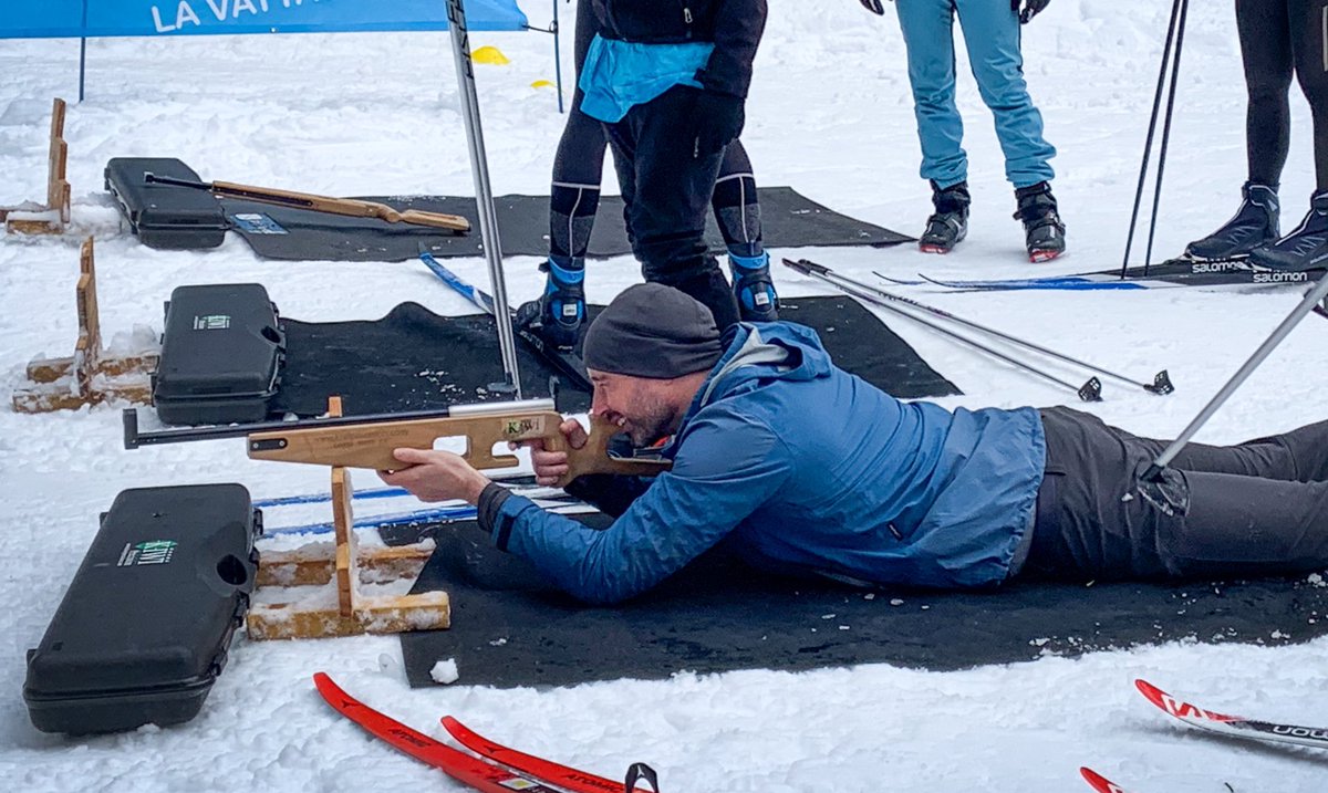 We got to try some biathlon at the 30th anniversary celebration of our local cross-country ski area yesterday. 🎯 
#lavattay #montsjura #montagnesdujura #jura #ain #france #skidefond #skinordique #crosscountryskiing #langlauf #biathlon