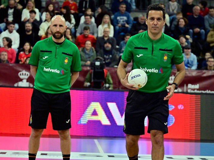 Luismilopez5's tweet photo. Los arbitros españoles Ignacio García y Andreu Martin Lorente dirigirán la final del campeonato del mundo, que esta tarde (18:00) enfrentará a Croacia y Dinamarca. 
Una gran noticia. https://t.co/1YzkPVkXQG
