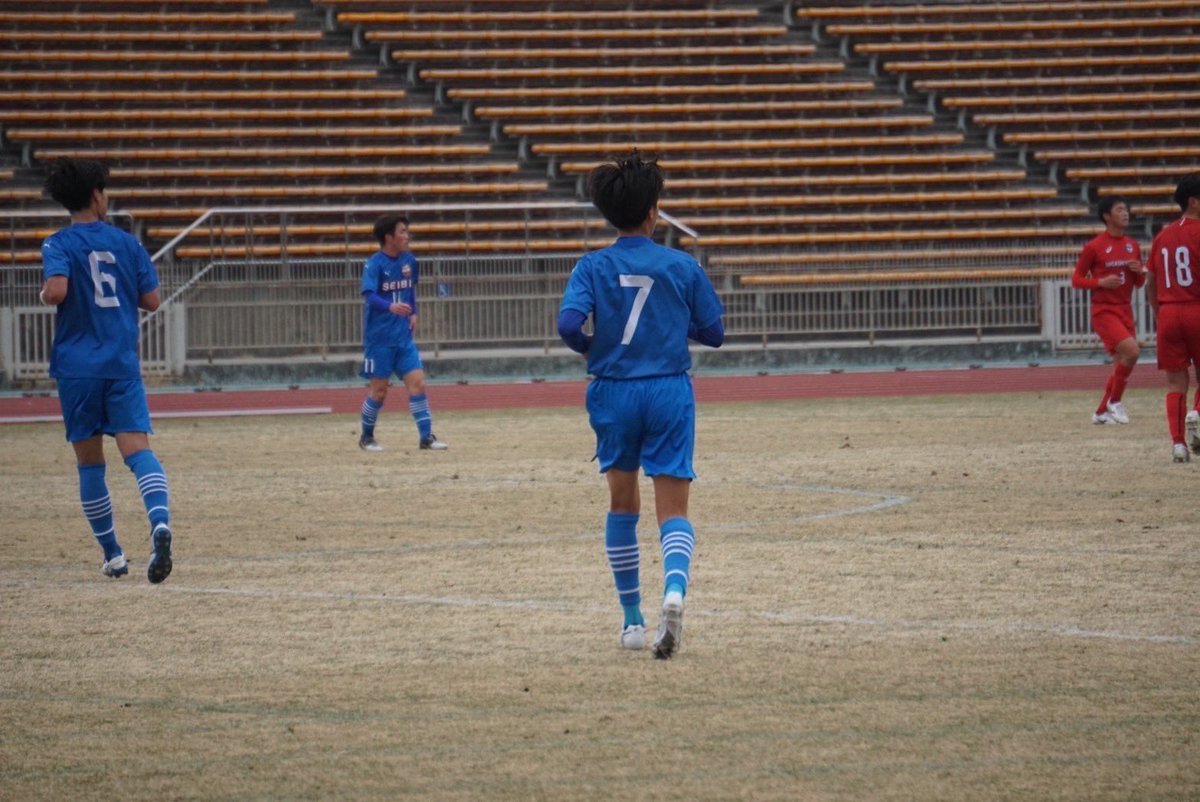 Ballondor_PRJ's tweet photo. 2025.2.1
令和6年度京都府高校サッカー新人大会 準決勝、福知山成美vs東山へ第10期生のりくと(高1)が出場しました！！

頑張ってる姿は本当に嬉しいです。
みんなも報告待ってますね。 https://t.co/P7R2a19QWi