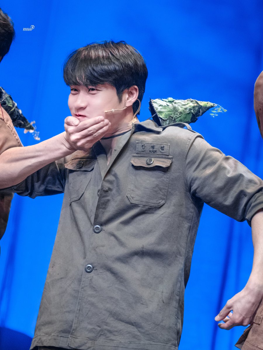 250202 1400 공연

뮤지컬 여신님이 보고 계셔 커튼콜 

한영범 | #김지철