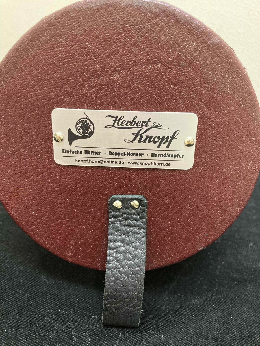 Knopf(クノップ）ドイツ製（革製ミュート）ホルン用【新品】 ホルン】 ドイツのハンドメイド工房”H.F.Knopf(#クノッフ)”❣ 革製