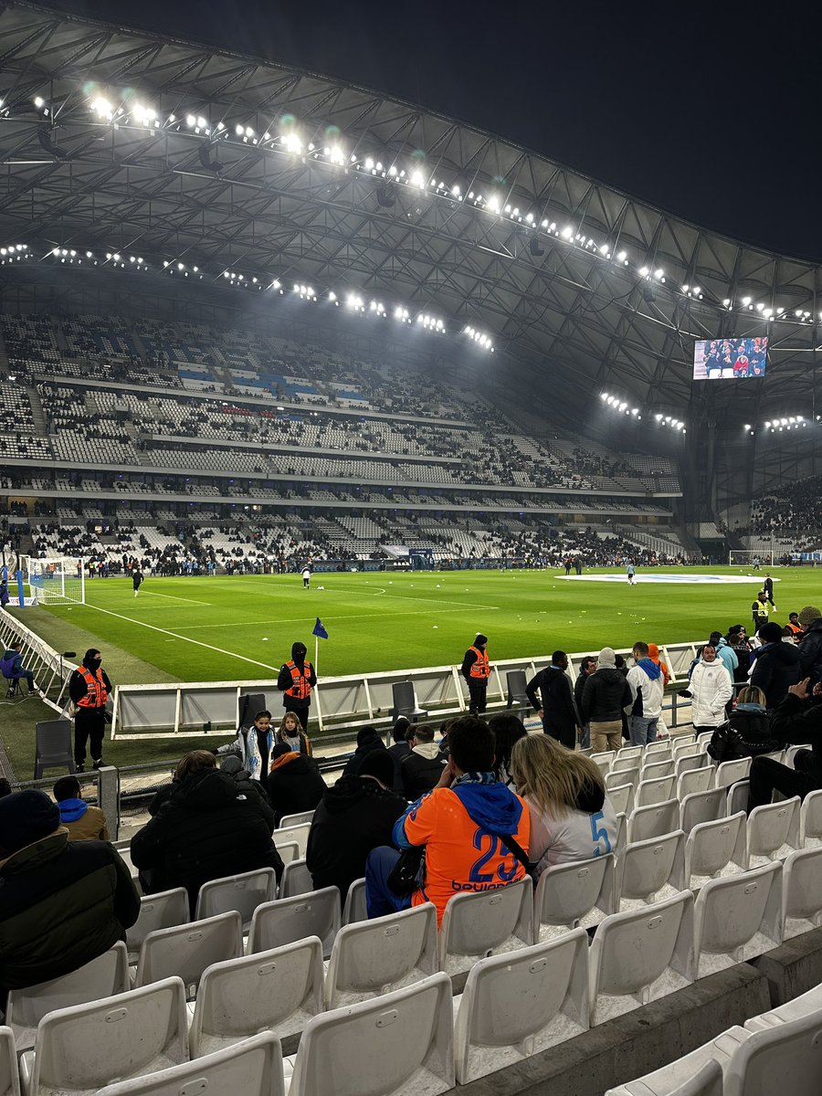 LeroyJeremy5's tweet photo. Je vends deux places pour OM VS OL 

Siège 20/21 - Rang 11
Tribune GANAY • Accès W

#TeamOM #OMOL https://t.co/OeV0TavJ8X