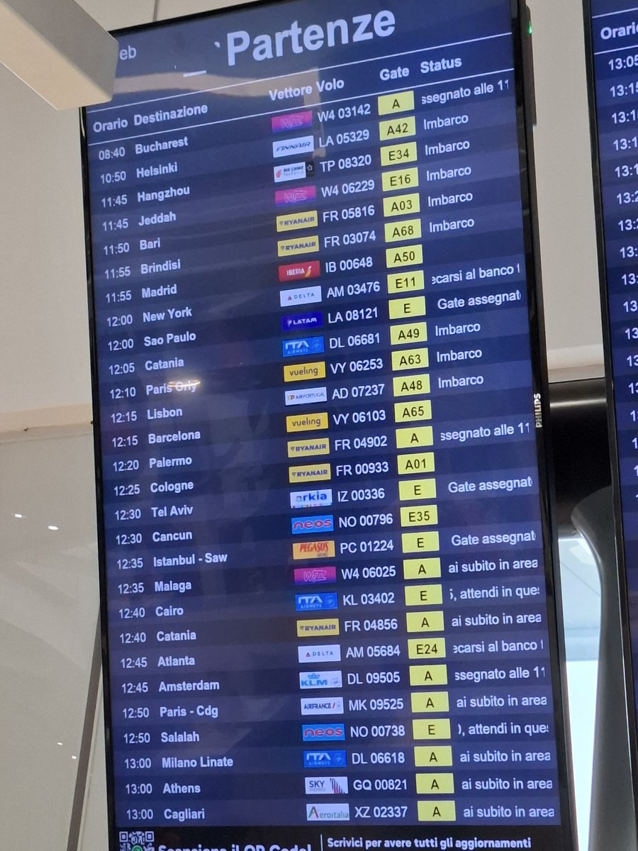 JackRoosterLive's tweet photo. Jibambe kabisa. Ndio kufanya flight  checks before we depart. Let's fly! 🛫✨️🐓🎶 #CaffeMocha #DeeperSoundsOfNairobi @CaffeMochaLive https://t.co/iwigF4Dt8r