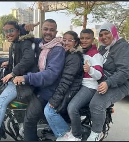 أكتب تعليق على هذه الصورة
