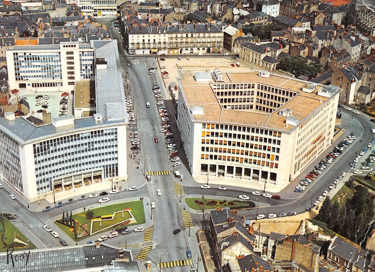 NantesVintage's tweet photo. #Nantes place #Bretagne entre 1966 et 1968 https://t.co/gPOirX95Ws