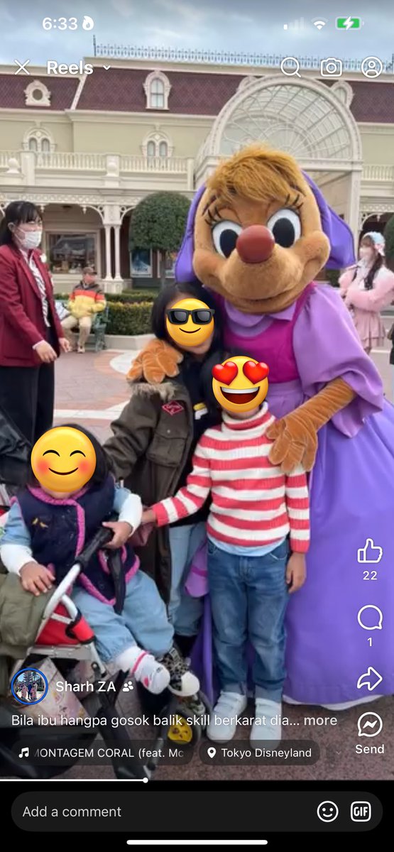 sharZaiman's tweet photo. Ok ni gambar pakai dia, umo 1yo. Tgh winter bulan 1 di Tokyo. Warm enough https://t.co/sDf53jnZQG