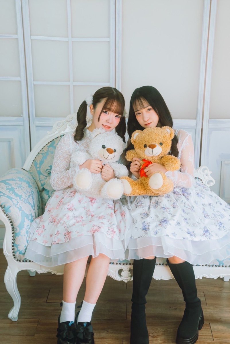info__lilium's tweet photo. フォロワーさん一日で100人突破🎉

ありがとうございます✨️

フォローしてたらいい事あるかも💞

ライブデビューは2月16日香川県(坂出市)予定です🎤💕また詳細お知らせします！

 #LILIUM  #リリウム  #デビューまであと14日  #拡散希望 https://t.co/RI2aDELbSe