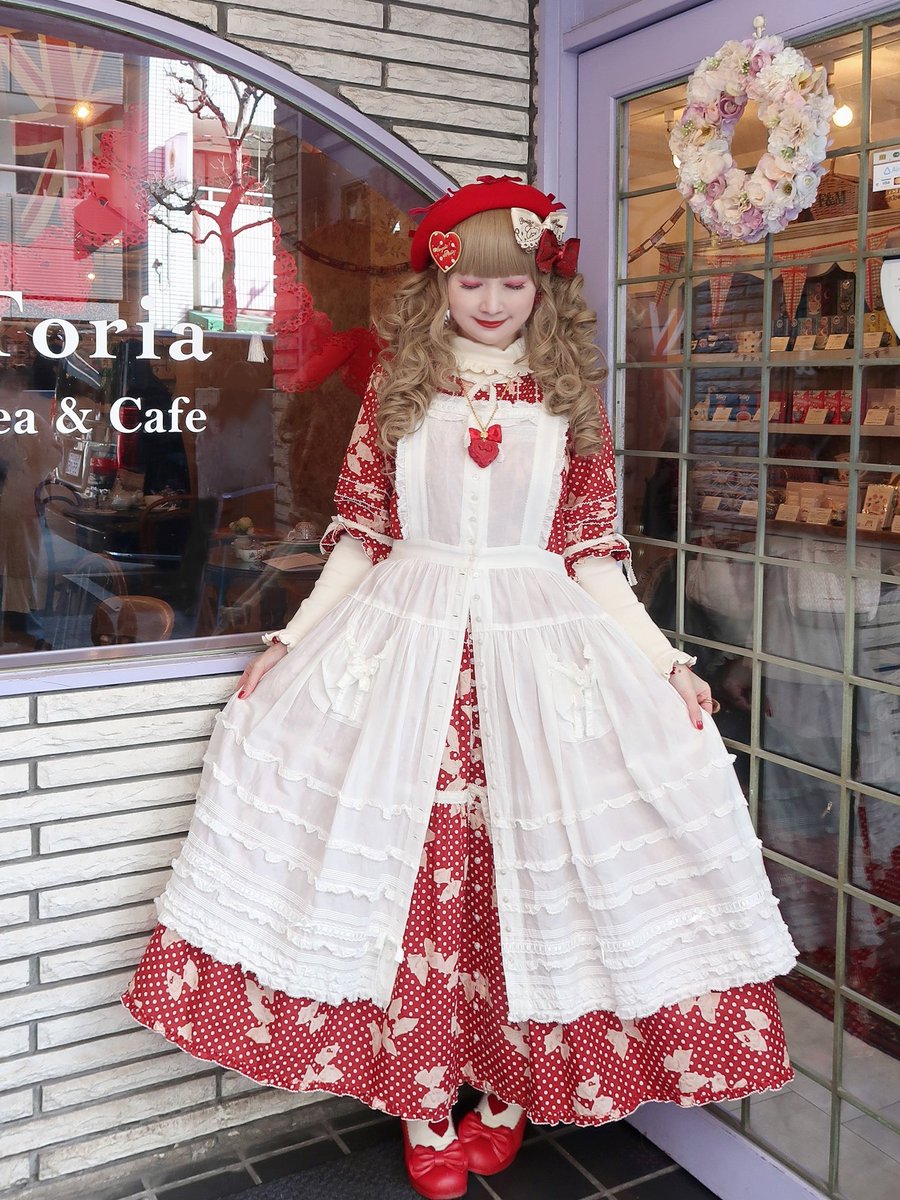 昨日🎀ピンクハウスのドットリボンの赤白双子でタイニートリアへ