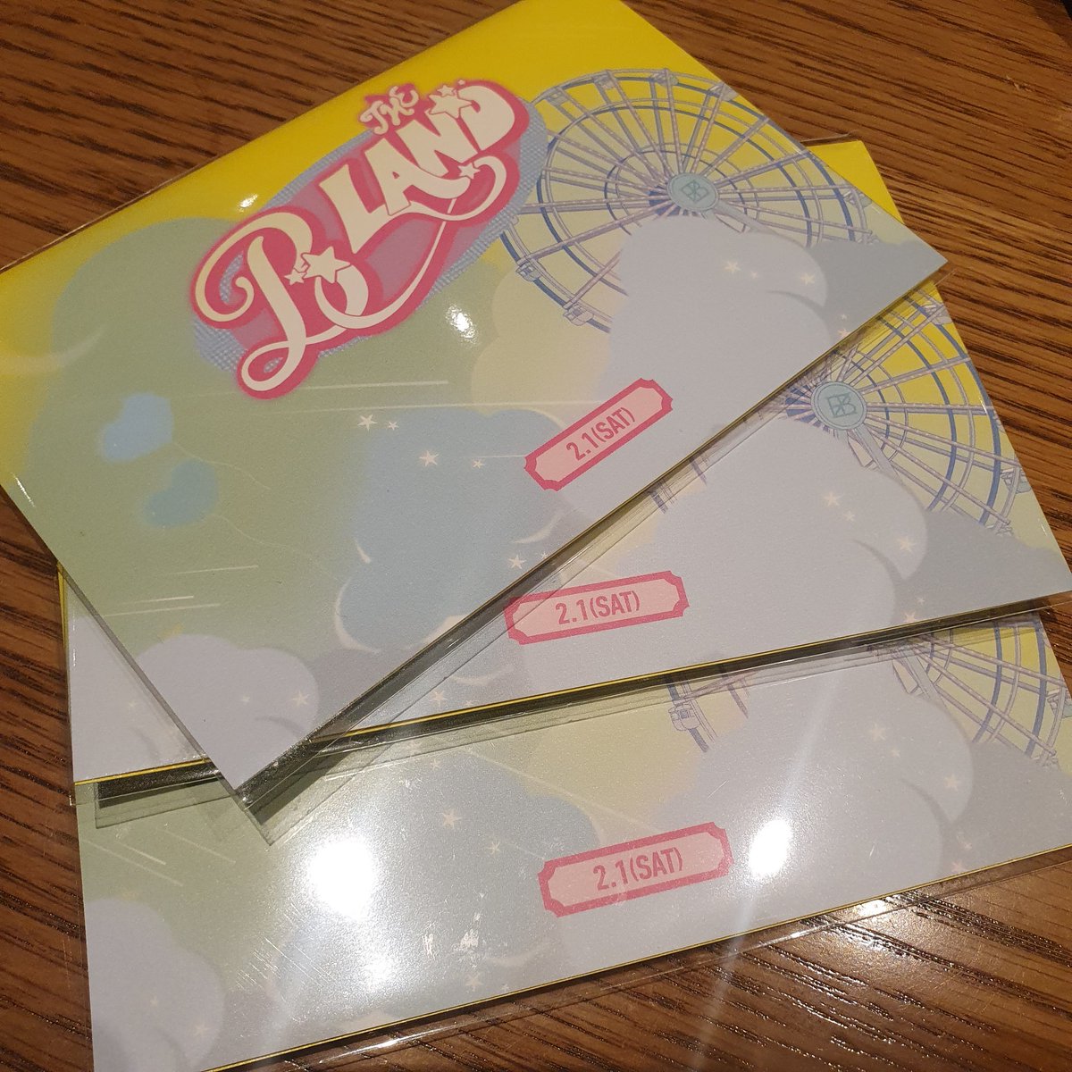 더보이즈 팬콘 양도 판매 
더비랜드 입장포카 2일차 2/1
THE BOYZ photo card fancon
엽서 + 포토카드 미개봉 교복포카
unopen full set

옵챗으로 문의
open.kakao.com/o/sZFnSlUf

미개봉 5.0
택배 발송 + 0.4
상연 제이콥 영훈 현재 케빈 주연 뉴 큐 학년 선우 에릭