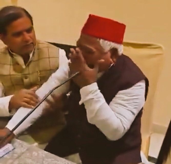 SAD NEWS 🚨 अयोध्या में 22 वर्षीय दलित समाज की युवती का बलात्कार करने के बाद हत्या कर दी गयी.

NDTV और The New Indian Express के खबरों के अनुसार युवती की दोनों आंखों को धारदार हथियार से फोड़ दिया गया. खोपड़ी और चेहरे पर कई घाव है.

इस घटना को सुनने के बाद अयोध्या के सांसद अवधेश