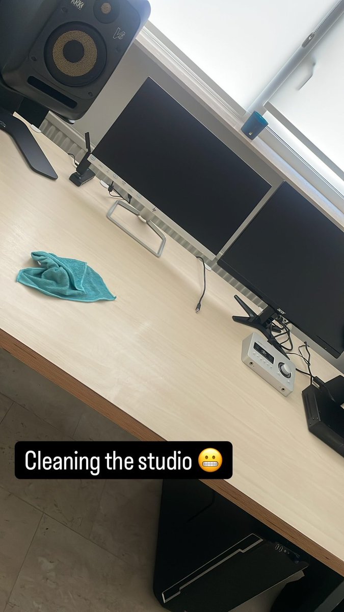 I regularly clean up my studio. Keeps my mind at ease 🤪