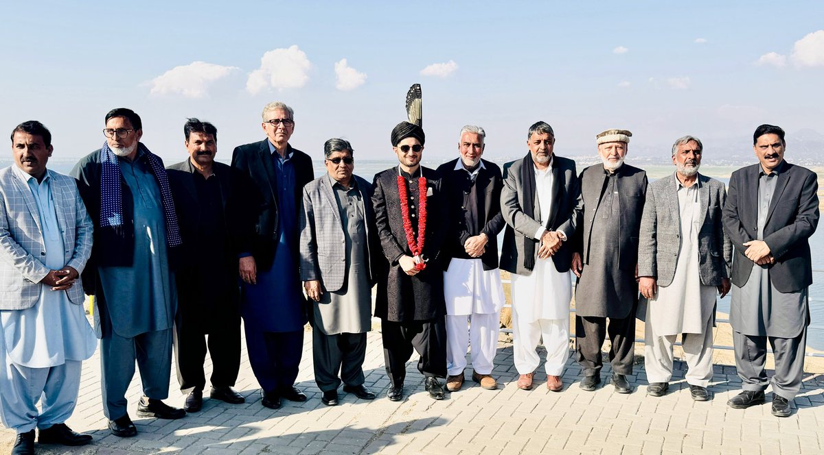 AamerGorsi's tweet image. سیکرٹری(ر) آزاد حکومت ریاست جموں و کشمیر و سرپرست اعلی پی پی پی کھوئی رٹہ مُشتاق گورسی صاحب کے صاحبزادے بڑے بھائی انجینئیر رضوان گورسی صاحب کو شادی کی خوشیاں مبارک❤️۔اللہ پاک زندگی میں خوشیاں اور کامیابیاں عطا کرے۔
@MushtaqAGorsi #HumanRightsFirst
@LatifAkbarAJK @BBhuttoZardari