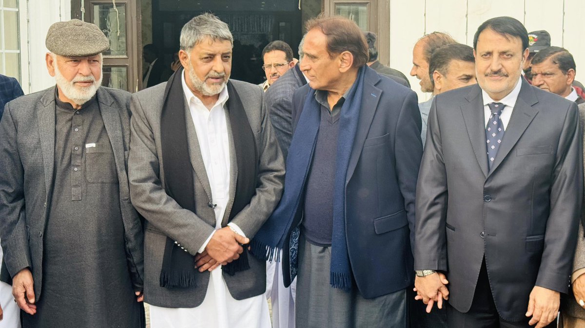 AamerGorsi's tweet image. سیکرٹری(ر) آزاد حکومت ریاست جموں و کشمیر و سرپرست اعلی پی پی پی کھوئی رٹہ مُشتاق گورسی صاحب کے صاحبزادے بڑے بھائی انجینئیر رضوان گورسی صاحب کو شادی کی خوشیاں مبارک❤️۔اللہ پاک زندگی میں خوشیاں اور کامیابیاں عطا کرے۔
@MushtaqAGorsi #HumanRightsFirst
@LatifAkbarAJK @BBhuttoZardari