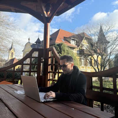 Houssem tweet media