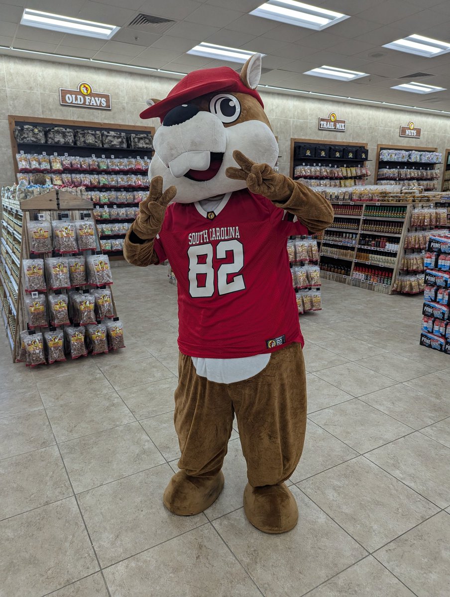 Happy Happy Groundhog Day from the lil🦫beav himself @ Buc-ee's
South Cackalacky w/plenty of opportunities 2 Buy American here.
No shadows, just beaver nuggets.
Peace and Love✌️🤎 🇺🇲