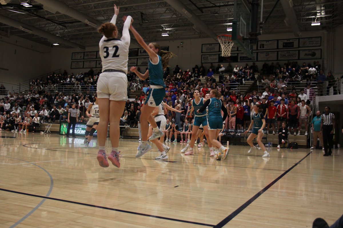 Kay_Harding_08's tweet image. So blessed to be on this team!! 
HUGE WIN 84-48 🐉🏀 @SOHSGirlsBB @AubreyHard18871 @KrystalLinn @HuckabyLisa