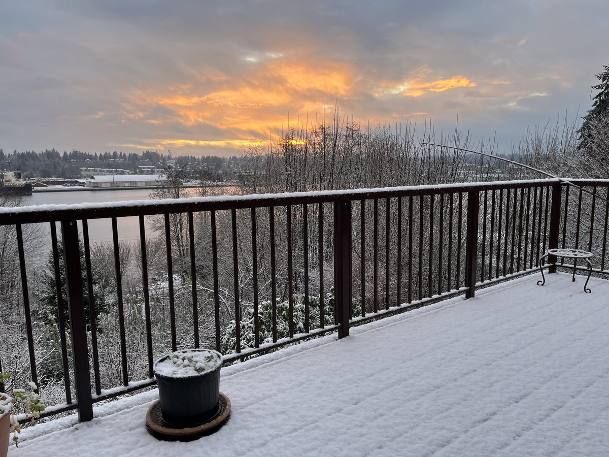 Tom Banse (@tombanse) on Twitter photo Sunrise in Olympia with a trace of freshly fallen snow. This is our first snow of the season at sea level here. It’s sticking, but just barely, at 32°. #wawx <a href="/NWSSeattle/">NWS Seattle</a> Sunrise in Olympia with a trace of freshly fallen snow. This is our first snow of the season at sea level here. It’s sticking, but just barely, at 32°. #wawx <a href="/NWSSeattle/">NWS Seattle</a>