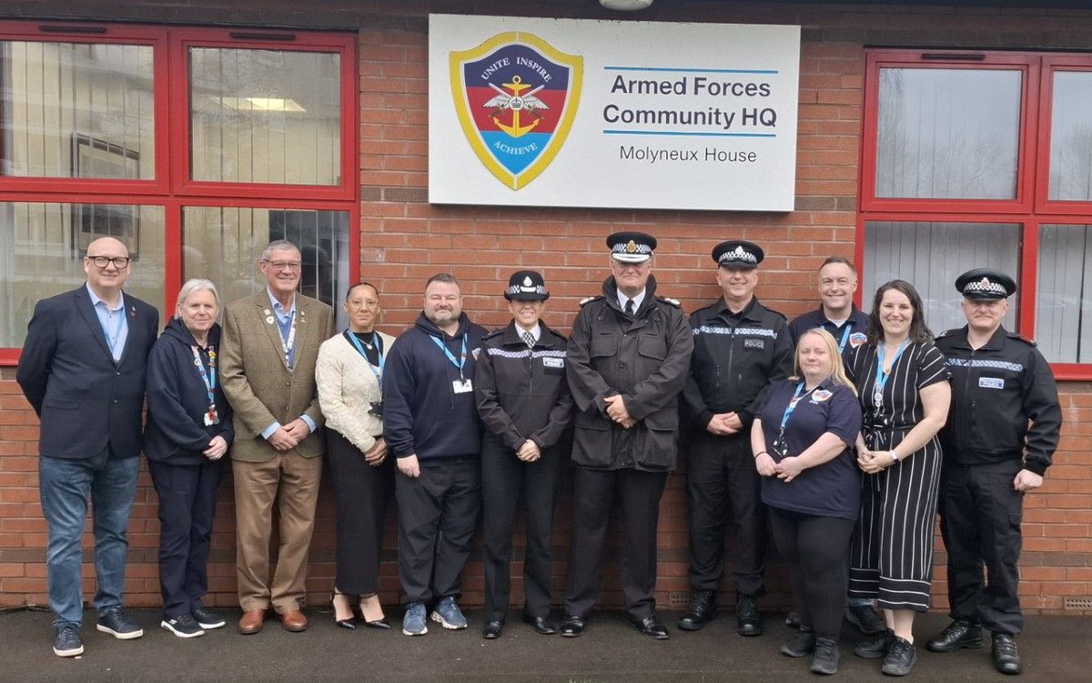 InsJimJones's tweet image. On Friday Chief Constable Watson visited @armedforceshq with myself, Chief Supt Jenkins & Sgt Flitcroft to see 1st hand the work that supports our most vulnerable evterans. Afterwards we were treated to classic Veterans Breakfast. #armedforcescovenant
