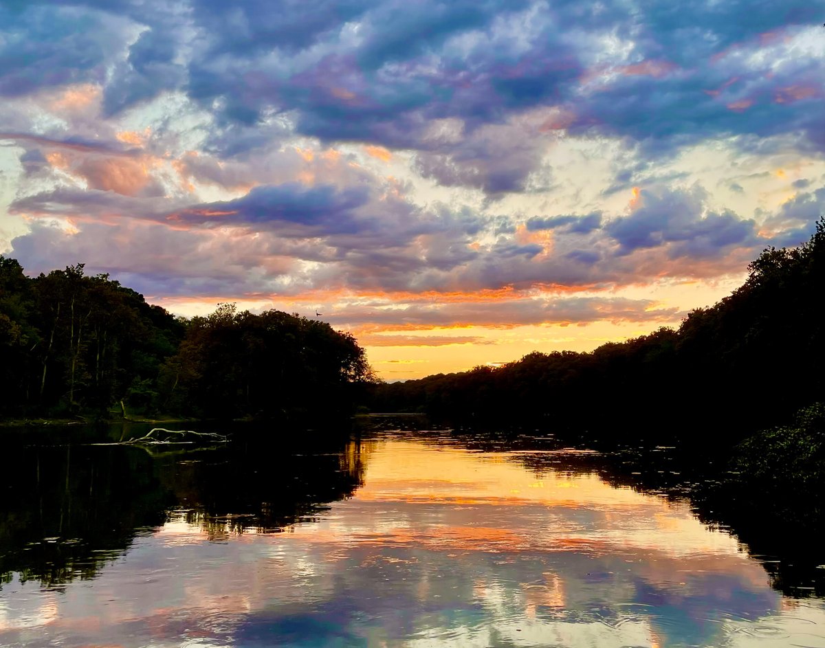 It's time for your C&amp;O Canal #MomentOfZen! Check back next week for a beautiful picture or video of the Chesapeake &amp; Ohio Canal National Historical Park.

📸: Stained Glass Sunset by Leigh Scott