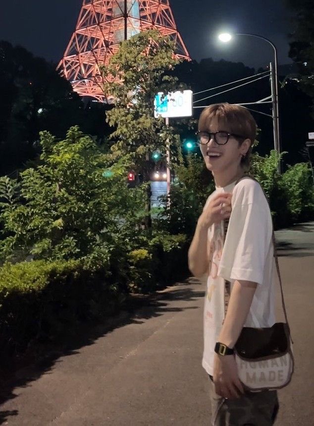 #링사연애

이상혃의 연애는 상혃이의 섬세함이 잘 돋보이는 연애일 거 같음 남들처럼 밖에서 영화도 보고 밥도 먹는 데이트도 하겠지만 대부분은 거의 집 데이트. 이상혃 성격 자체가 내향적인 편이라