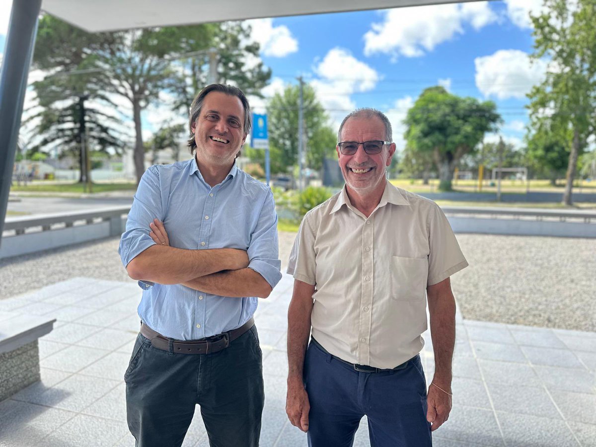 ¡Qué alegría que <a href="/NestorCausa/">Nestor Causa</a> sea candidato por el <a href="/PartidoColorado/">Partido Colorado</a> en #Soriano! Una gran persona y un excelente compañero en estos años de gestión, un verdadero servidor público. ¡Éxitos, amigo! <a href="/_vamosuruguay/">Vamos Uruguay</a> <a href="/Ciudadanos_10/">Ciudadanos Oficial</a>