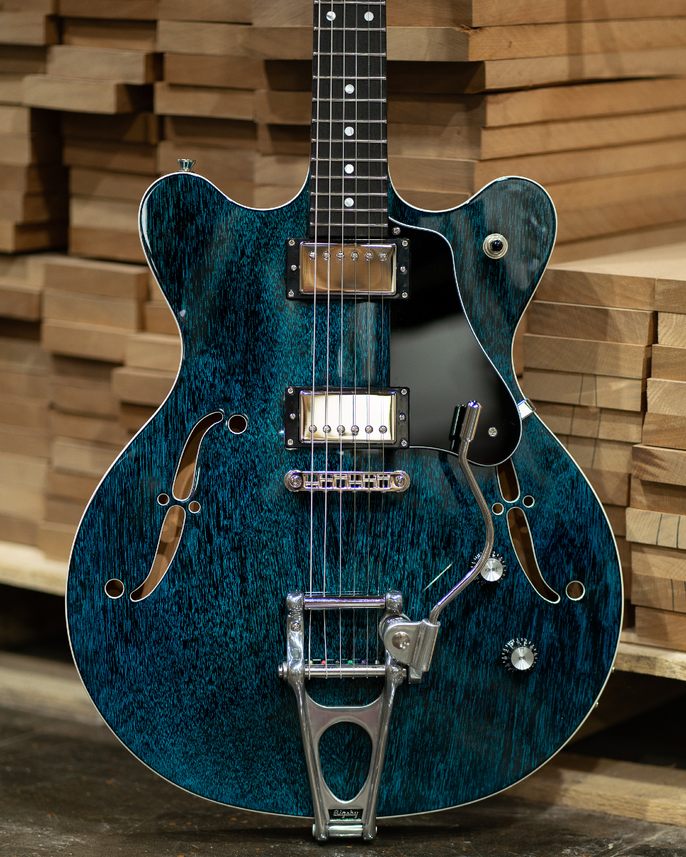 VeritasGuitars's tweet photo. Happy Sunday! ๐ถย
#veritasguitars #customguitars #weekendrock https://t.co/aSAfdl38fq