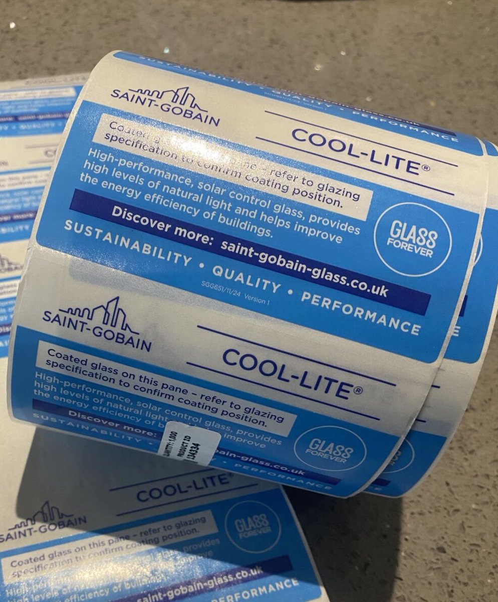 BlindsInGlass's tweet image. Did you know you get the best of both worlds when you combine high performance glass with our range of Screenline BlindsINglass, offering optimal performance for solar control &amp;amp; shading 

#coolite #screenline