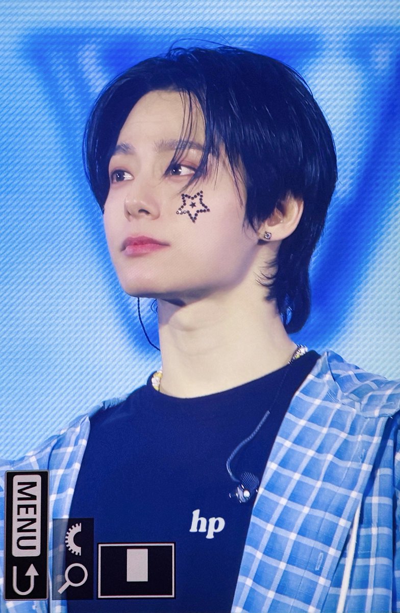 hypoxis_hw's tweet photo. 250202 화눙이커비

#원어스 #환웅 #여환웅 #ONEUS #HWANWOONG https://t.co/6X4Cd348hy