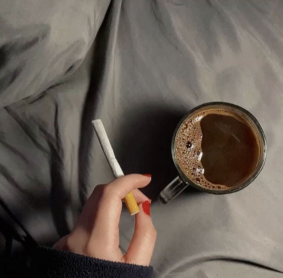 مع او ضد البنت تدخن؟