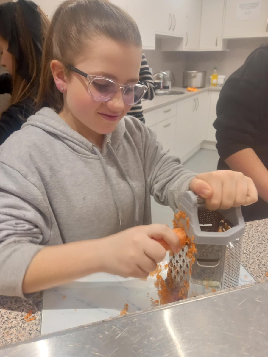 Laura Tannahill Centre tweet media