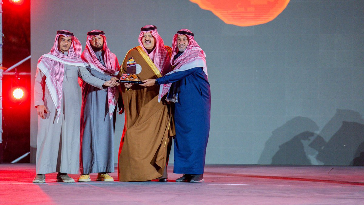 تكريمنا ولله الحمد من قبل صاحب السمو الملكي الأمير عبدالعزيز بن سعد بن عبدالعزيز أمير منطقة حائل حفظه الله؛ وسام شرف وفخر واعتزاز. 
بمناسبة نجاح البطولة الدولية الاولى للبوميرنج في الشرق الأوسط، باسم  سمو الأمير عبدالعزيز بن سعد.
نجدد الشكر لسمو الأمير على رعايته واحتضانه للبطولة