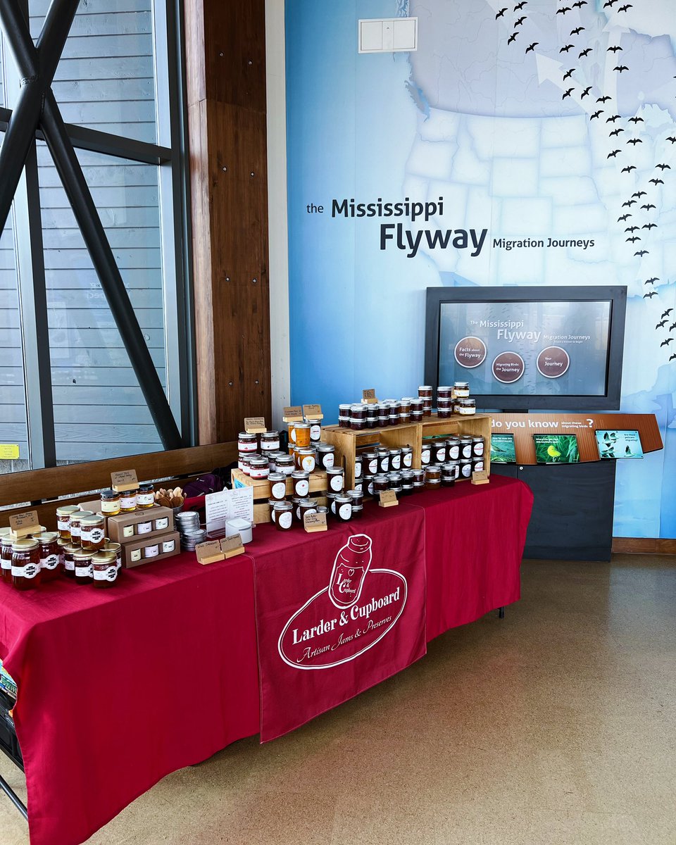 🦅 The weather is gorgeous, the eagles are out, and we are back at Audubon Riverlands for Birds of Winter TODAY til 230 pm. What a fabulous way to spend a Sunday! 

Heads up that next weekend is the last weekend … We will be back again for the last day, Sun 2/9 10 am - 230 pm!