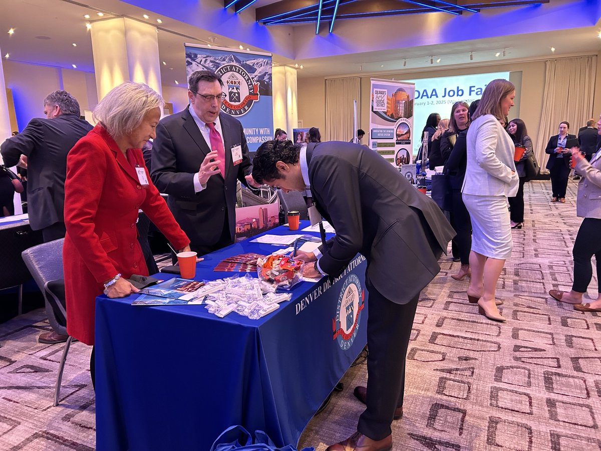 ndaajustice's tweet photo. 🎯 NDAA Job Fair Pro tip: Make every conversation count! 💡 Whether at a table talk or a scheduled interview, showcase your skills, passion, and dedication. Your career in prosecution starts here! #BeTheFutureOfJustice #NDAA75 https://t.co/FrfBIuTSH5