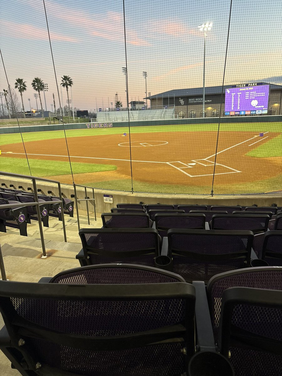 DAILY LSU NEWS (@lsu_dailynews) on Twitter photo Had the opportunity to go out to see LSU Softball scrimmage again last night and one thing I can tell you this team is going to push the limits offensively.
Also, <a href="/JaydenHeavener/">Jayden Heavener</a> is going to turn some heads this year both as a pitcher and a hitter.
Love what <a href="/averyhodgee/">avery hodge🌻🦖</a> Had the opportunity to go out to see LSU Softball scrimmage again last night and one thing I can tell you this team is going to push the limits offensively.
Also, <a href="/JaydenHeavener/">Jayden Heavener</a> is going to turn some heads this year both as a pitcher and a hitter.
Love what <a href="/averyhodgee/">avery hodge🌻🦖</a>