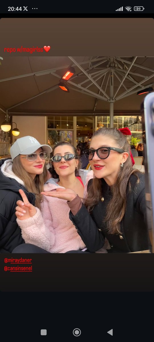 Zeynep_krkmz734's tweet image. #HududtsuzSevda #HalZey #zeynepleto #halo
#MirayDaner #cansinsenel #edoğ #denmir #çaglairmak #DenizCanAktaş #setfotagraflari