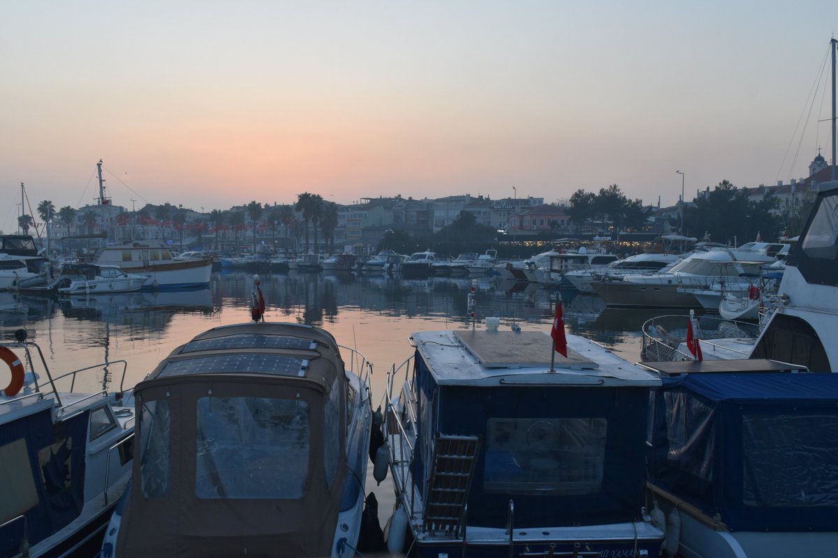 Sunset at Yesilköy (historic San Stefano/Agios Stephanos)
Photo taken yesterday #istanbul
